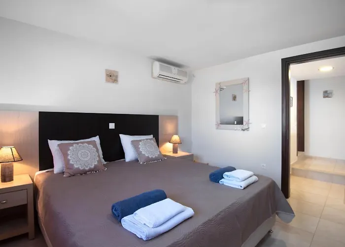 Blue Wave - Road View